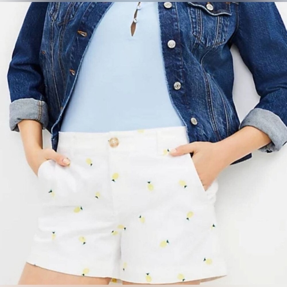 Women’s St Johns Bay Lemon Embroidered twill white Shorts, SZ: 10